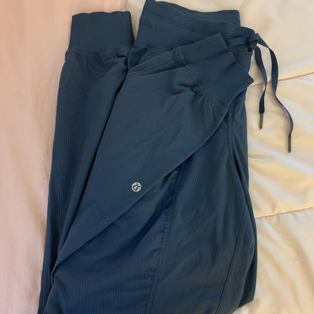 lululemon dance studio high rise yoga pants, size small